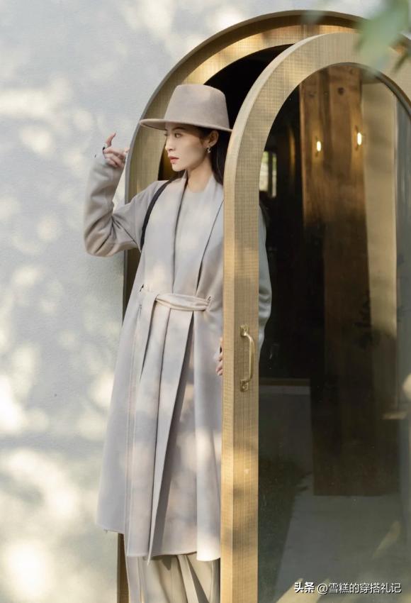 年轻人穿什么灰色好看,米灰色适合什么肤色的人穿
