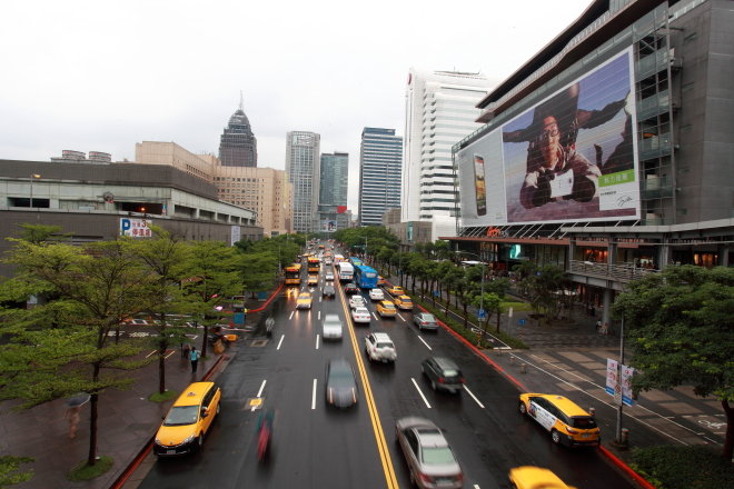 台北红粉女，黑衣人，魔幻客