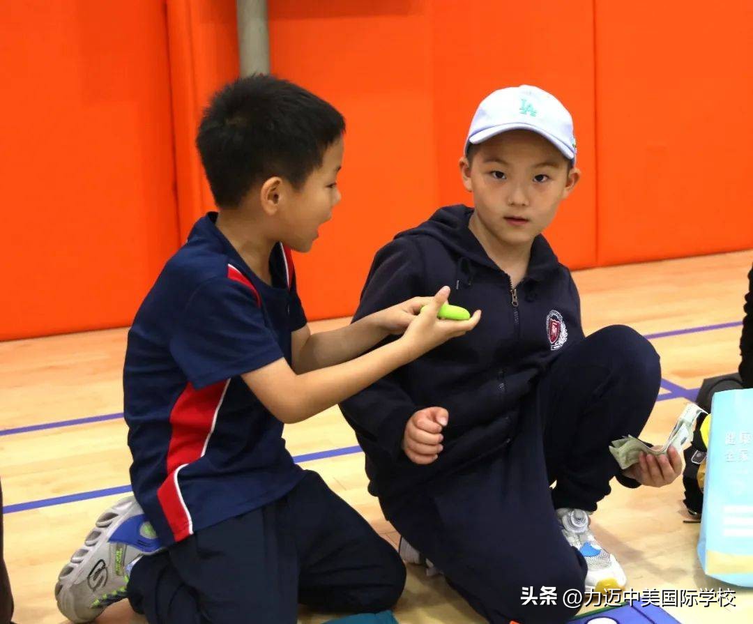 以爱之名公益活动,以爱为名公益义卖