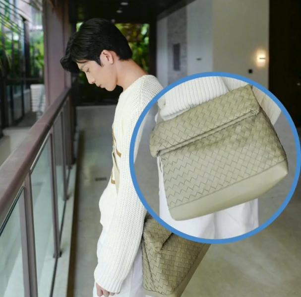 同是“男背女包”，井柏然、朱正廷、陈伟霆，你最喜欢谁的搭配？