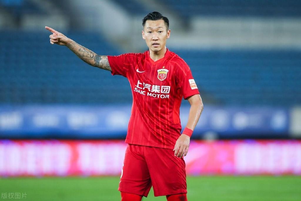 国足凌晨4点官宣,国足武磊艾克森对阵韩国23人名单