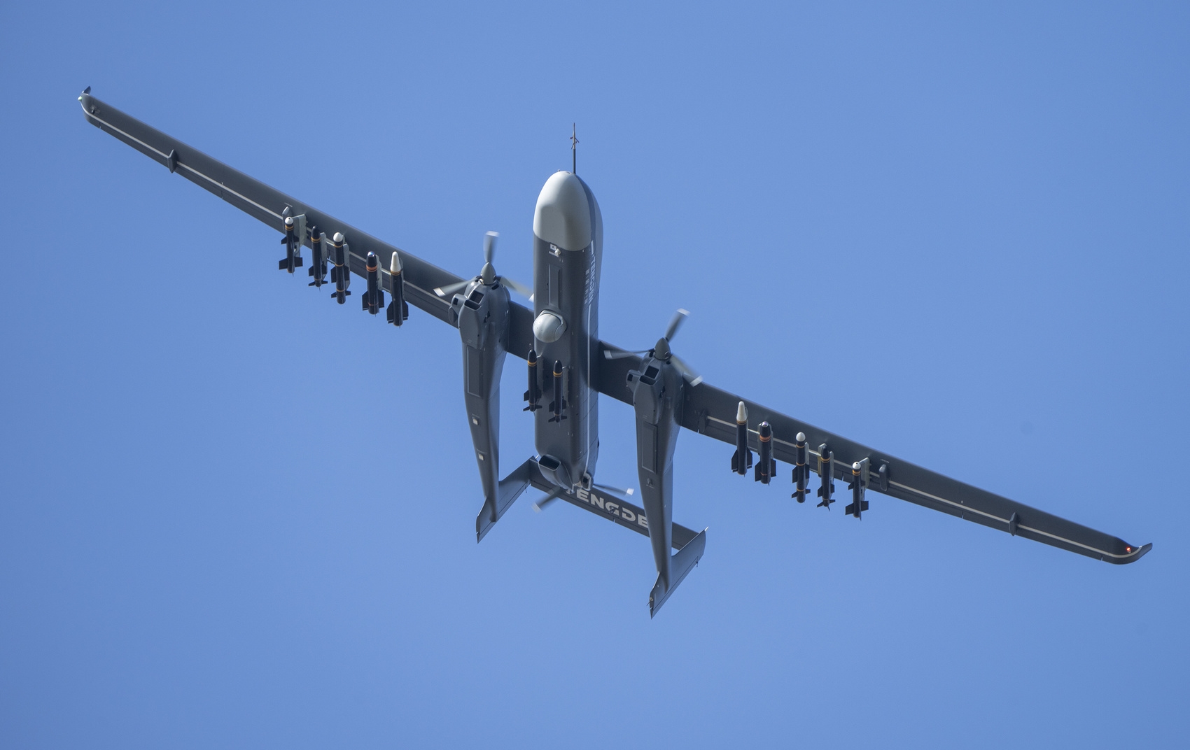 沙特要买中国无人机航母？搏鲨一号太小，外贸版075较为合适