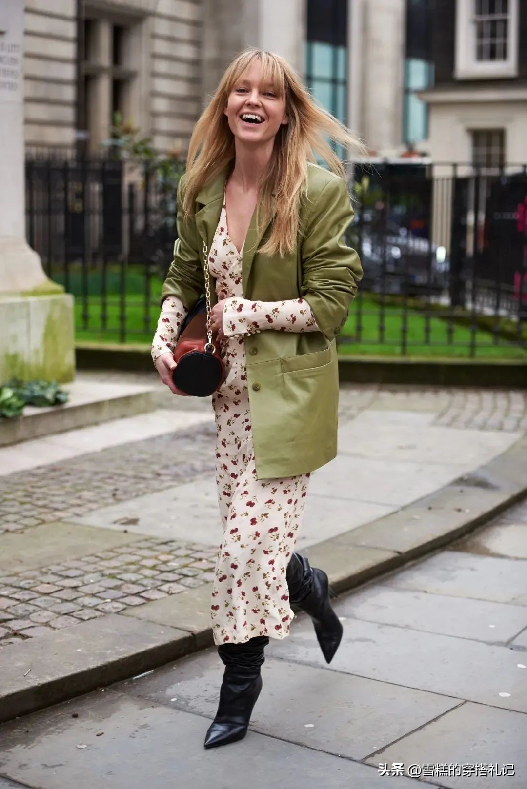 今年流行的八款小碎花裙特减龄,哪一种碎花裙上身减龄还遮肉