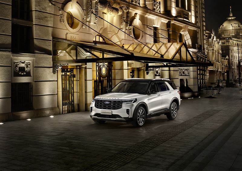 长安福特探险者升级海外版中控,福特探险者升级内饰