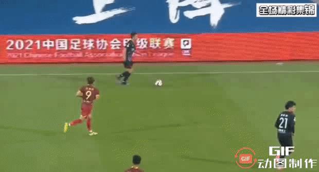 罗慕洛时隔308天重返中超,足坛新星帽子戏法