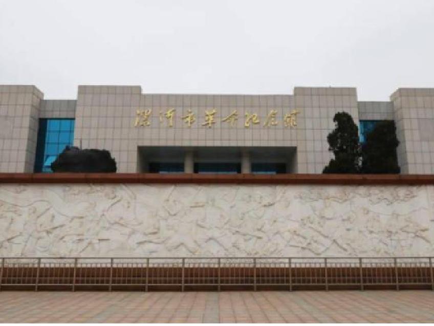 23岁为国捐躯,她的初恋守在墓旁终身未婚,弟弟苦寻她下落64年