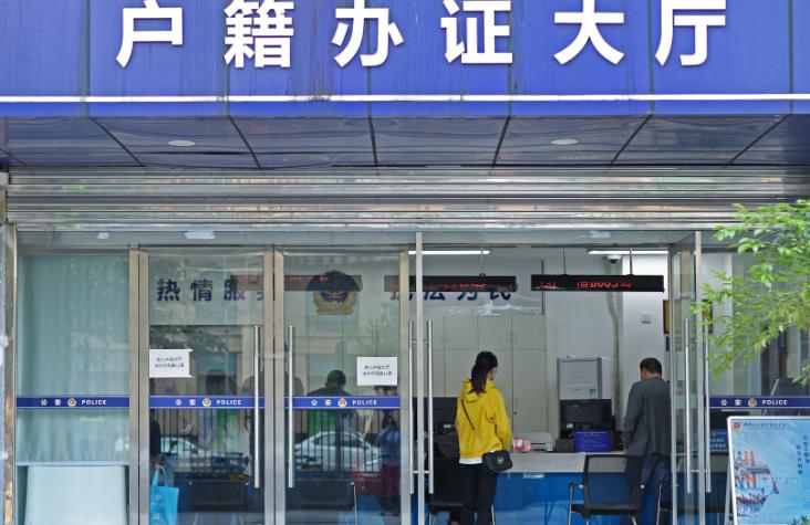 2019年，南京夫妇花95万代孕生下龙凤胎，抱回孩子后麻烦接连不断