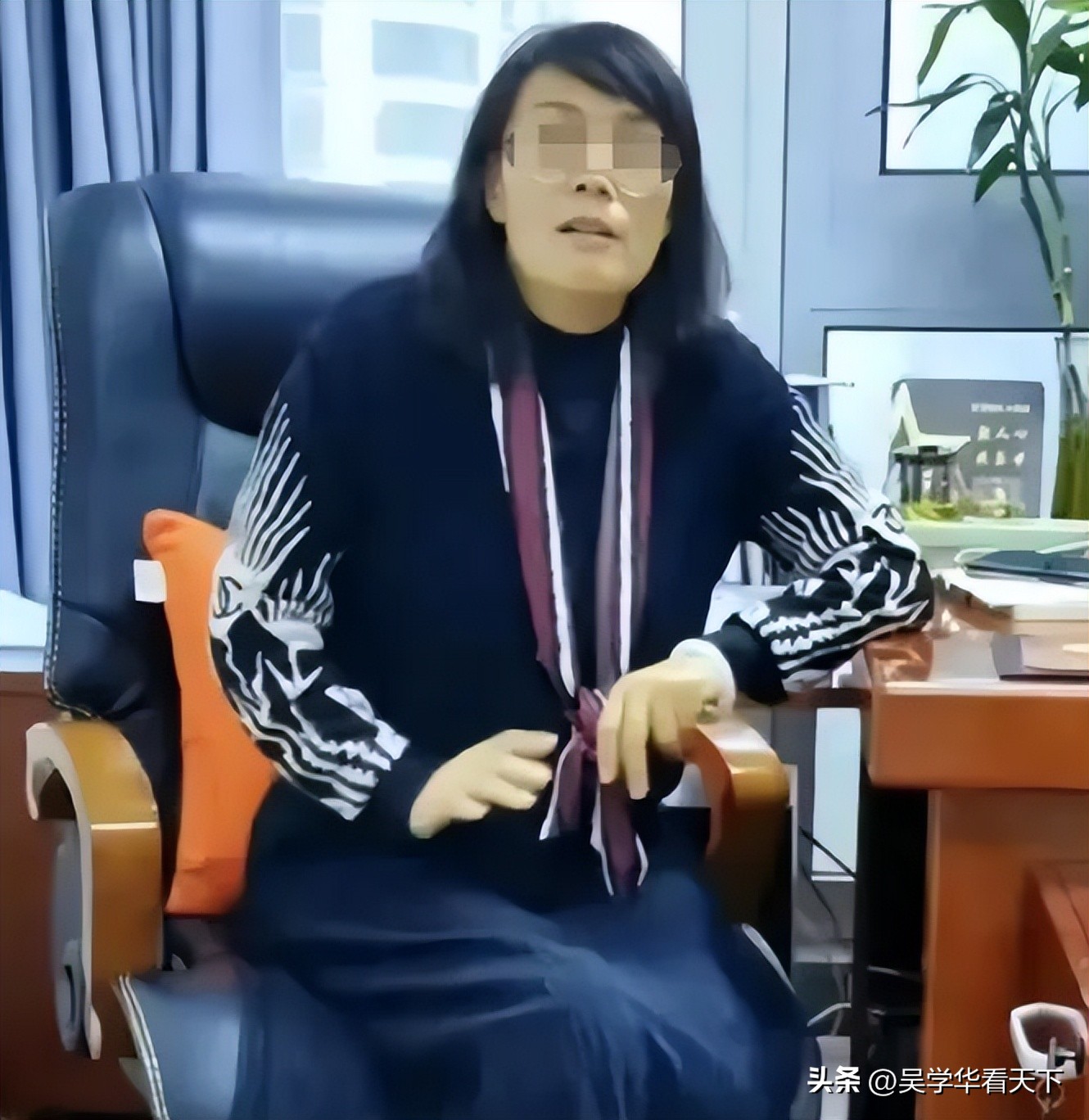 红十字会工作人员穿3万元的衣服,红十字会工作人员穿奢侈品衣服