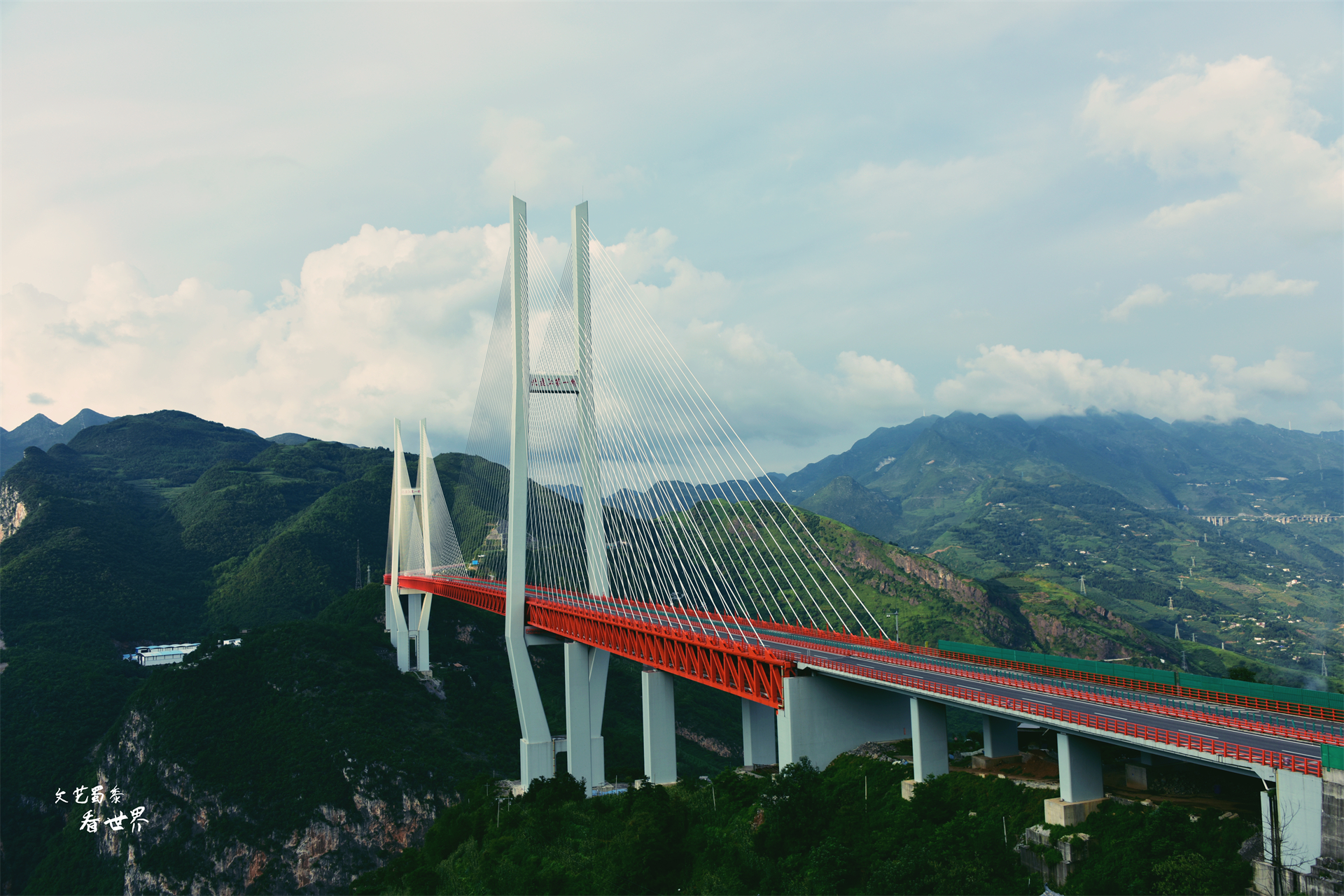 退休了,每年夏天都去六盘水,19℃不用开空调,风光秀美环境宜人