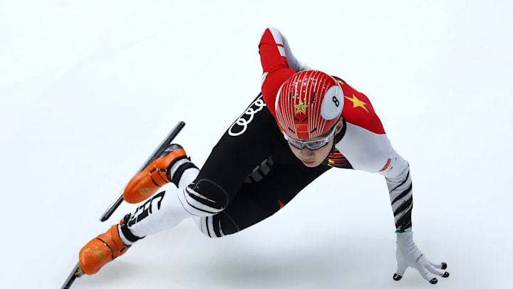 短道速滑超高速,短道速滑冰刀把人割伤