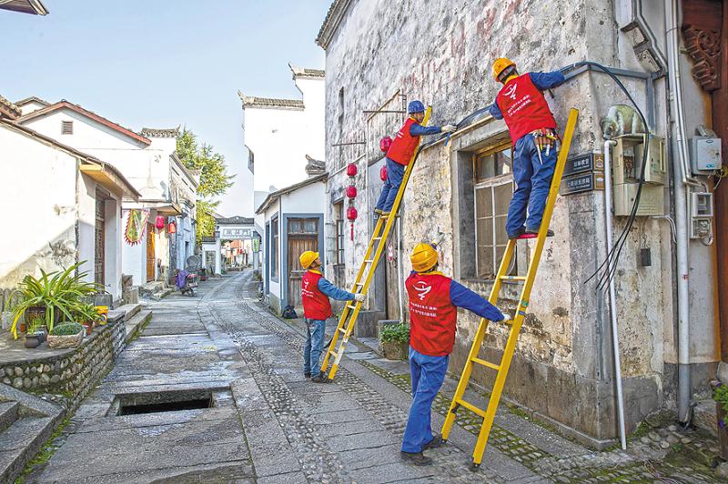 旗帜领航聚合力强根铸魂,坚持旗帜领航着力强根铸魂