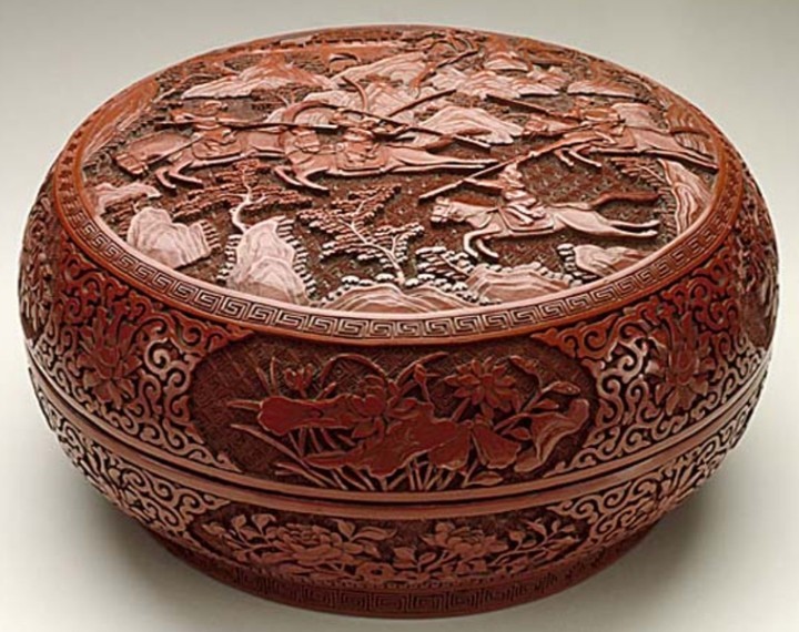 丹砂漆盘盛井水，冷浸半坼山樱花！浅析漆工艺发展，看漆意蕴之美