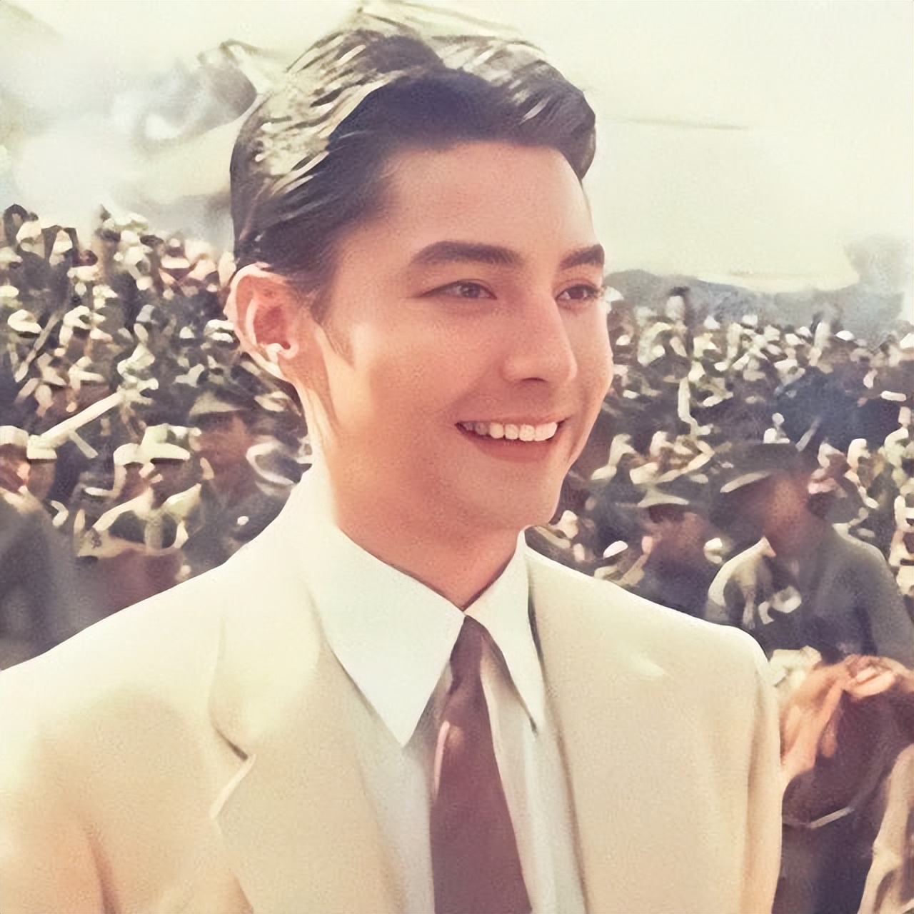 “亚洲*男美**”尊龙：无父无母，无儿无女，71岁孑然一身，一生孤独