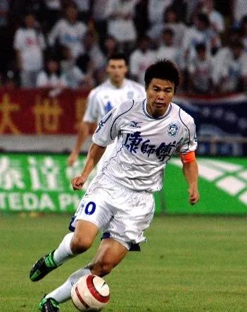 山东泰山队李霄鹏退役,李霄鹏退役完整版