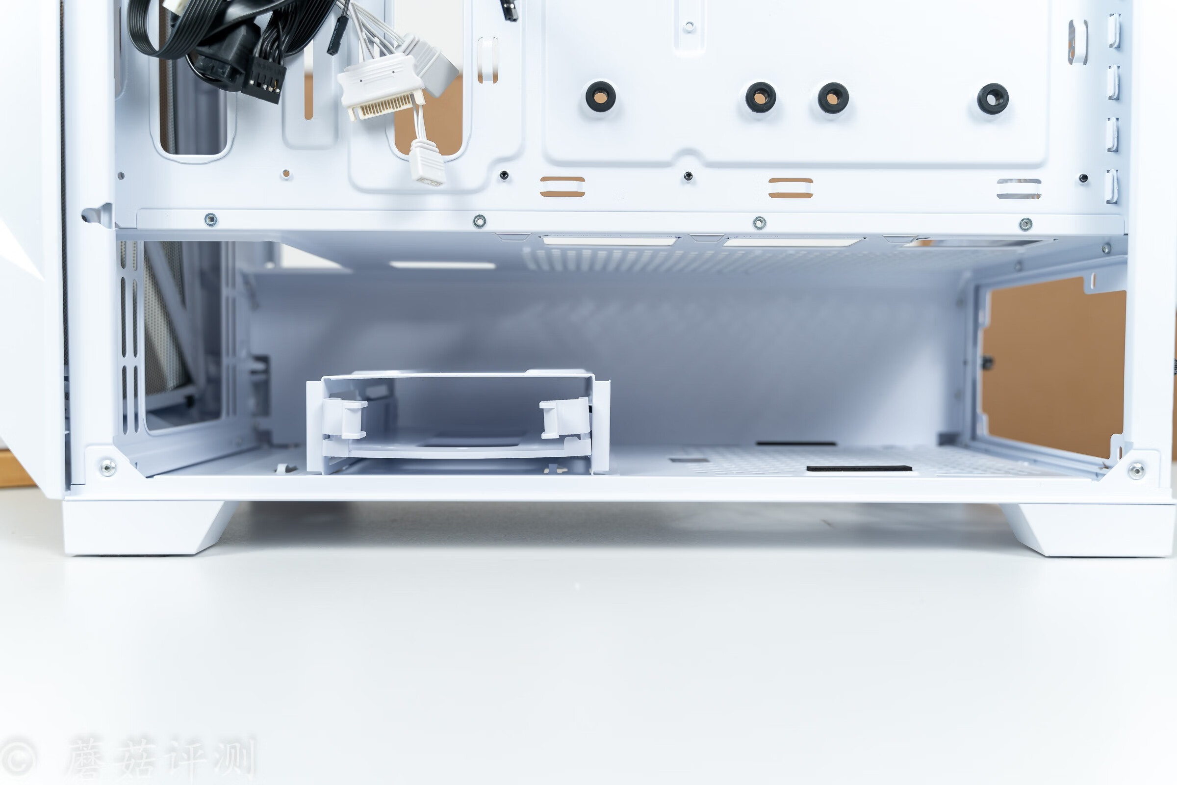 安钛克性价比最好的机箱,散热好不积灰的机箱