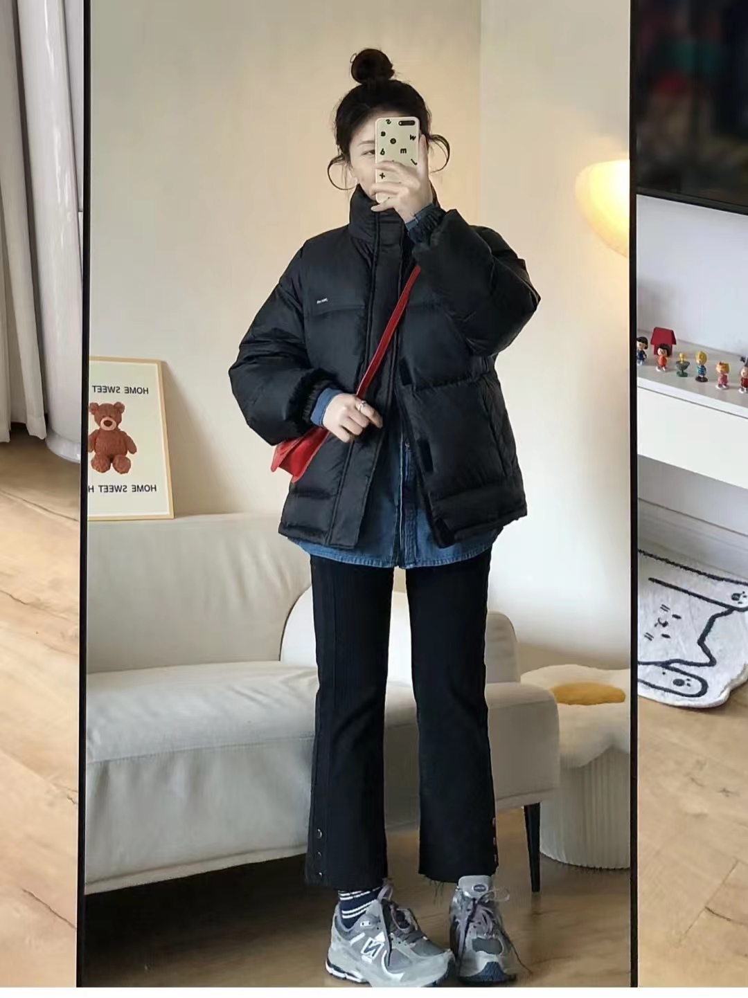 19冬羽绒服穿搭,韩款黑色羽绒服搭棕色长靴