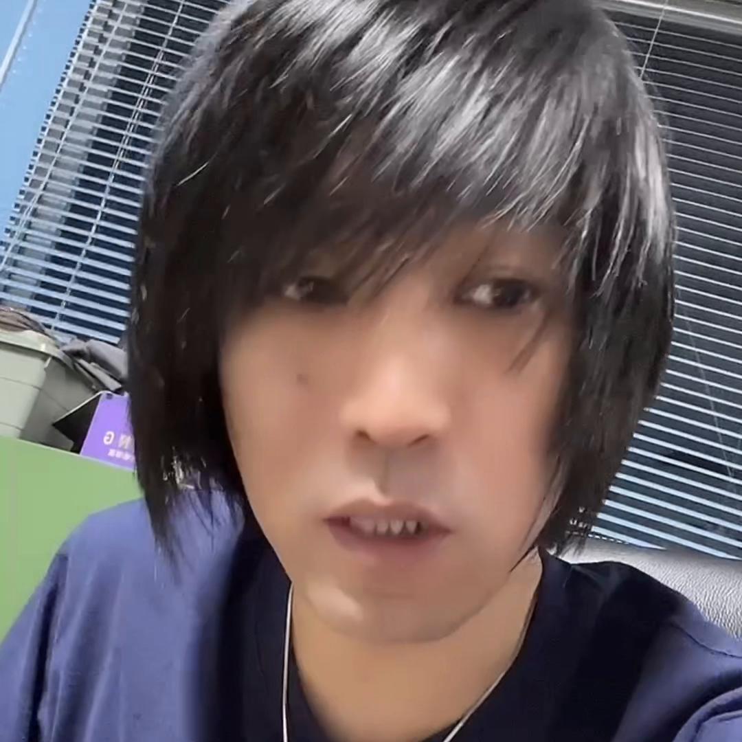 像做音乐一样认真努力做好这个小瓶子！#guitar