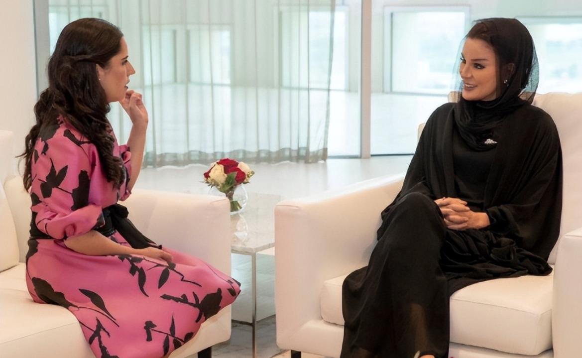 63岁卡塔尔莫扎太后,莫扎太后18岁照片