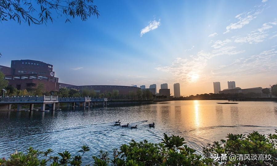 男女比例1:9的江西“吃饭”大学，美女如云！