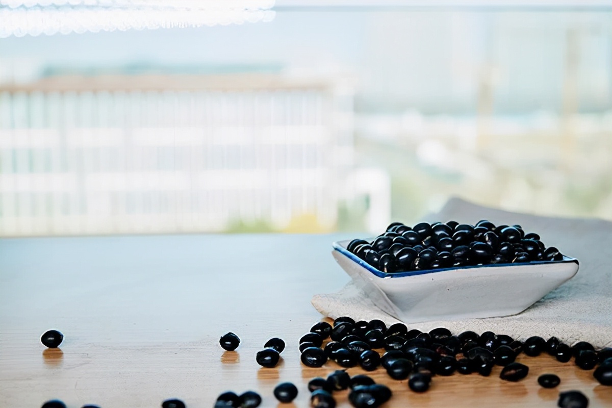 秋天掉头发的最佳防治方法,一到秋天就掉头发是怎么了