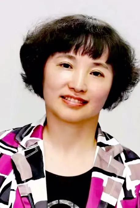 凤凰在煎熬和痛苦中“涅磐”她在传统与当代的历练中重生-杨燕华