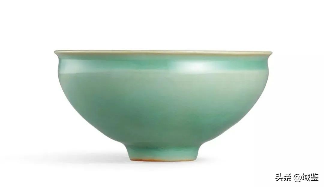 远山含翠美不胜收！明永乐翠青釉VS南宋龙泉窑...