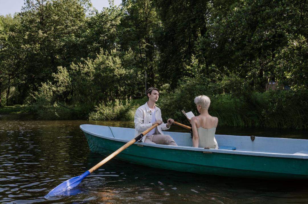 心理学:探讨身体动作经验对肢体动词语义加工的影响