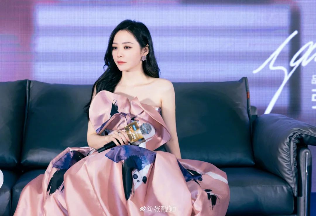 张靓颖为主动染新冠道歉,张靓颖称其主动染新冠