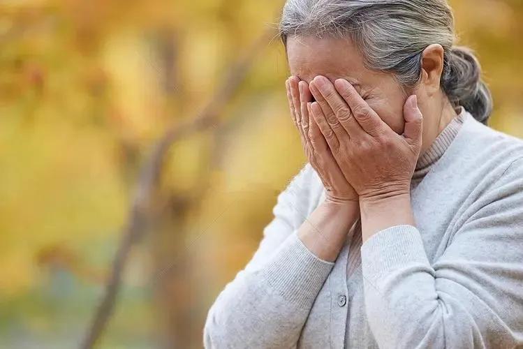 年轻时在家说一不二的强势“女王”，到年老的时候境遇会是怎样的