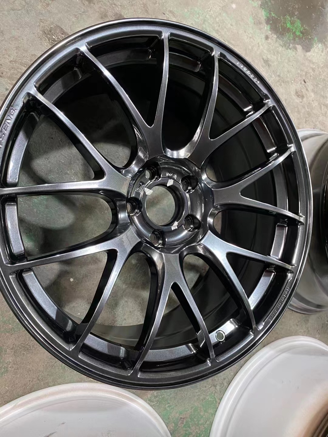 轮毂刮伤哪种修复方法最好,轮毂单边磨损怎么修复