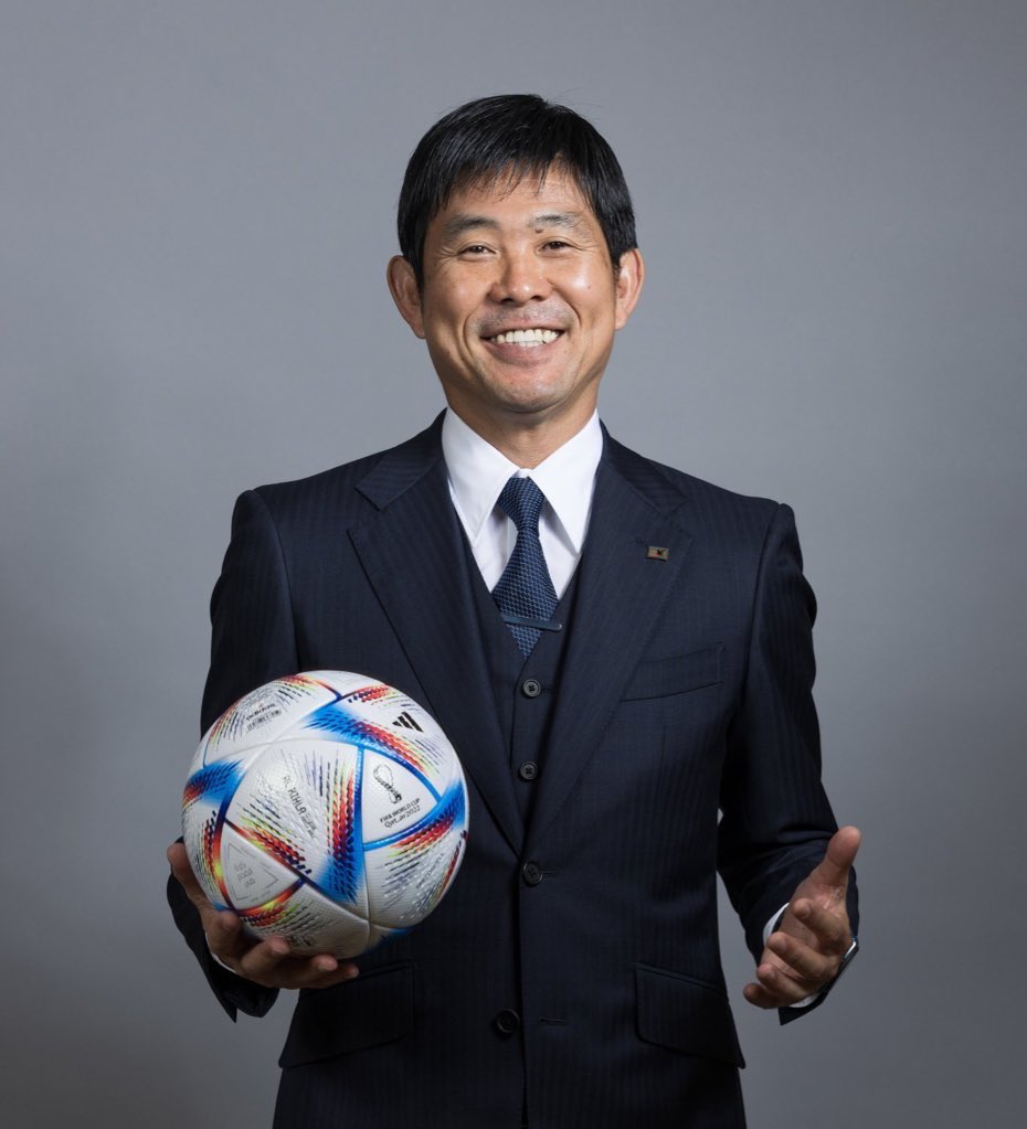 日本球迷欢迎日本教练森保一,日本赛后对森保一评价