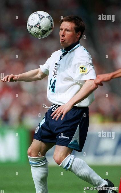 世界第二大球鞋生产商，王牌设计师被挖走后，仅用四年彻底沦落