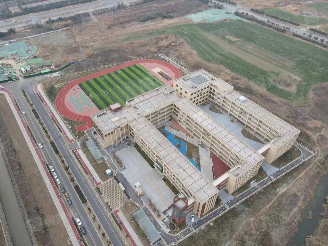 腾讯、电信、T3！这里产业多到密集，仍挡不住房价下跌？