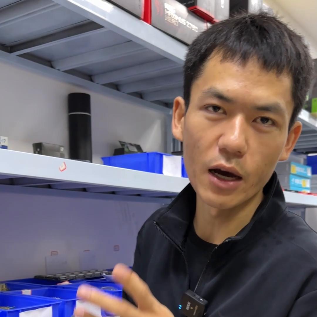 三十岁终于全款买下了第一台电脑,终于买了人生第一台电脑