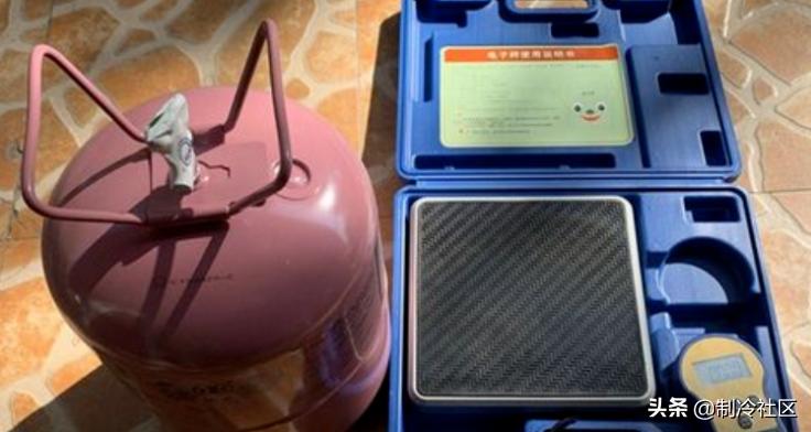 汽车空调制冷剂的充注方法,10匹空调制冷剂充注量在哪看