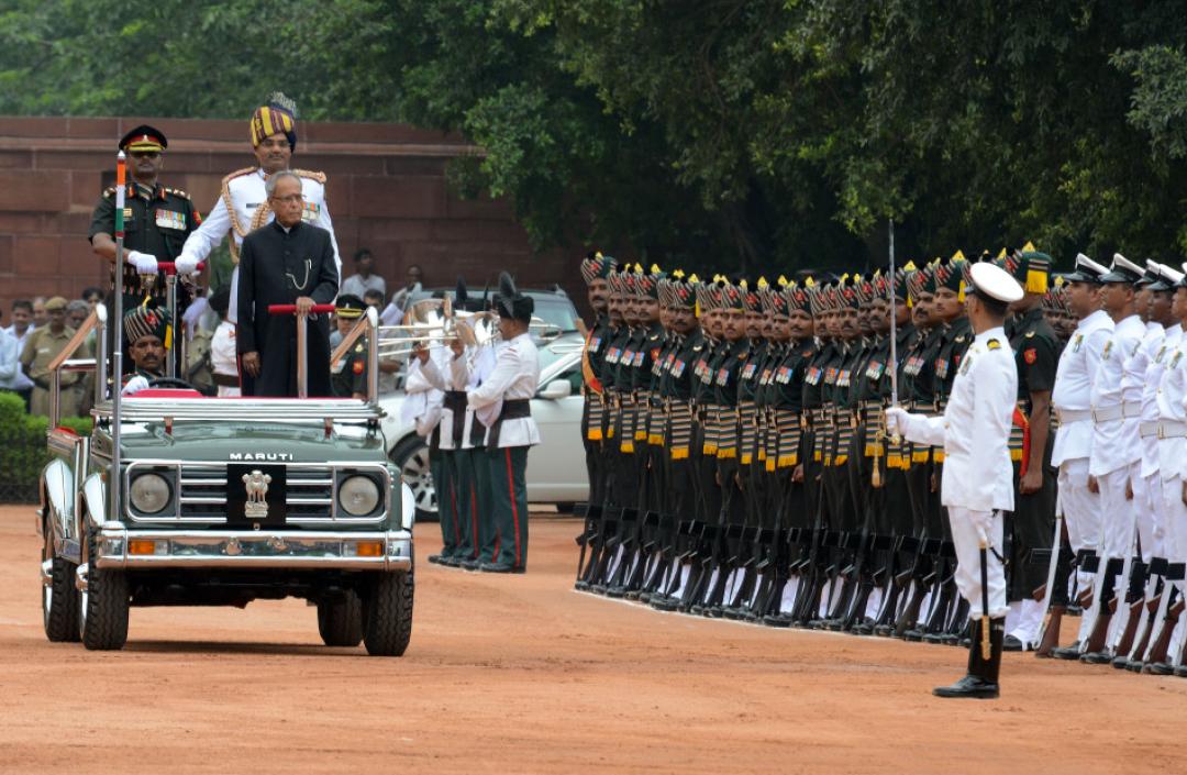 印度总统的检阅车是吉姆尼？
