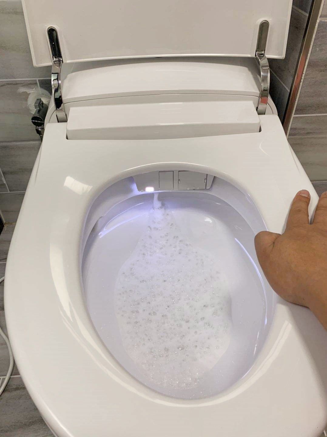 越来越多人开始买智能马桶盖，到底值不值得投入？内行人说句实话