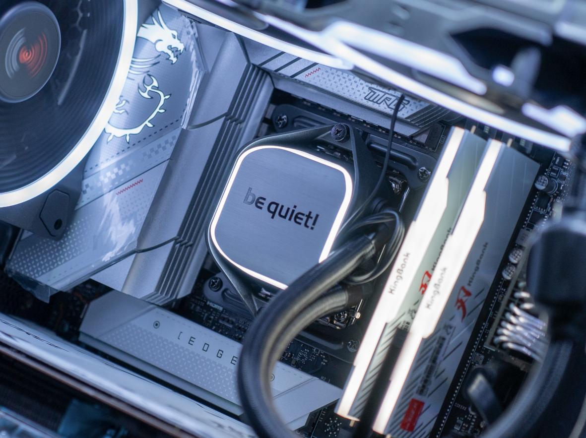 平民法拉利再升级，金百达刃3600CJRRGB内存测评