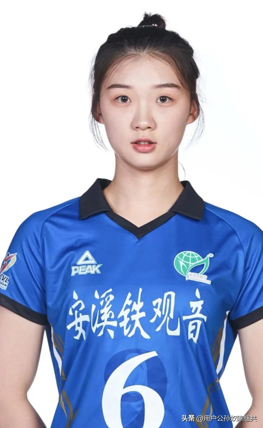 福建女排沈泽教练,福建女排教练沈泽照片