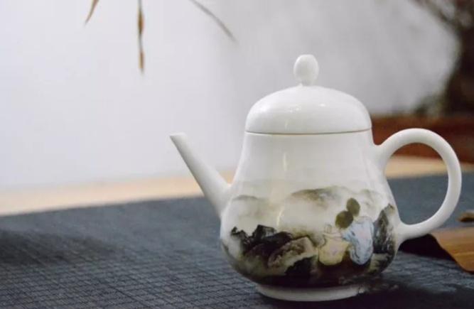 景德镇陶瓷茶器圈里，遍体鳞伤的创新者们