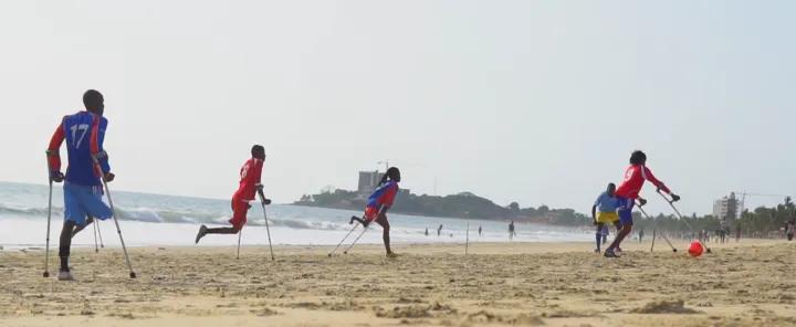 你为什么喜欢足球该怎么回答,你为什么喜欢足球这项运动