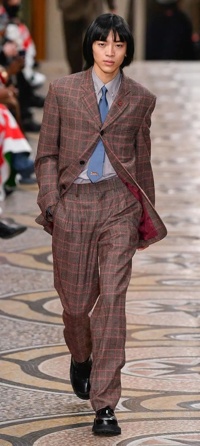 从里原宿走向巴黎，Nigo交上KENZO首份答卷