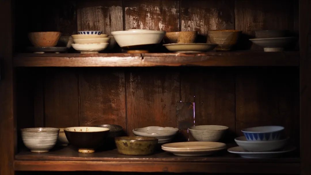 放弃高薪工作，在400m²的“小窝”里，造一所古道具商店