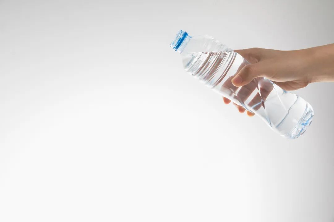 小孩误食了水蛋怎么办,小孩误食生鸡蛋怎么办