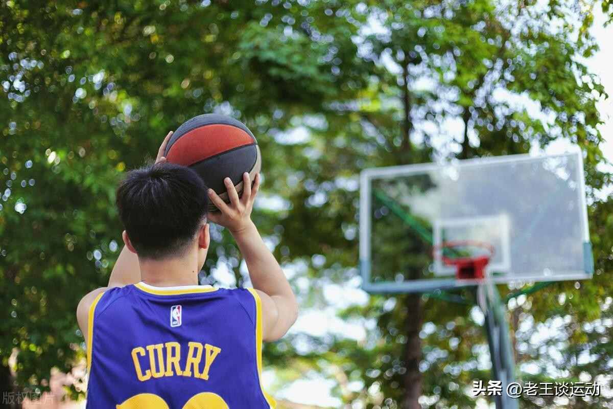 打篮球为什么会有助于长高,打篮球能长高吗不打篮球怎么长高