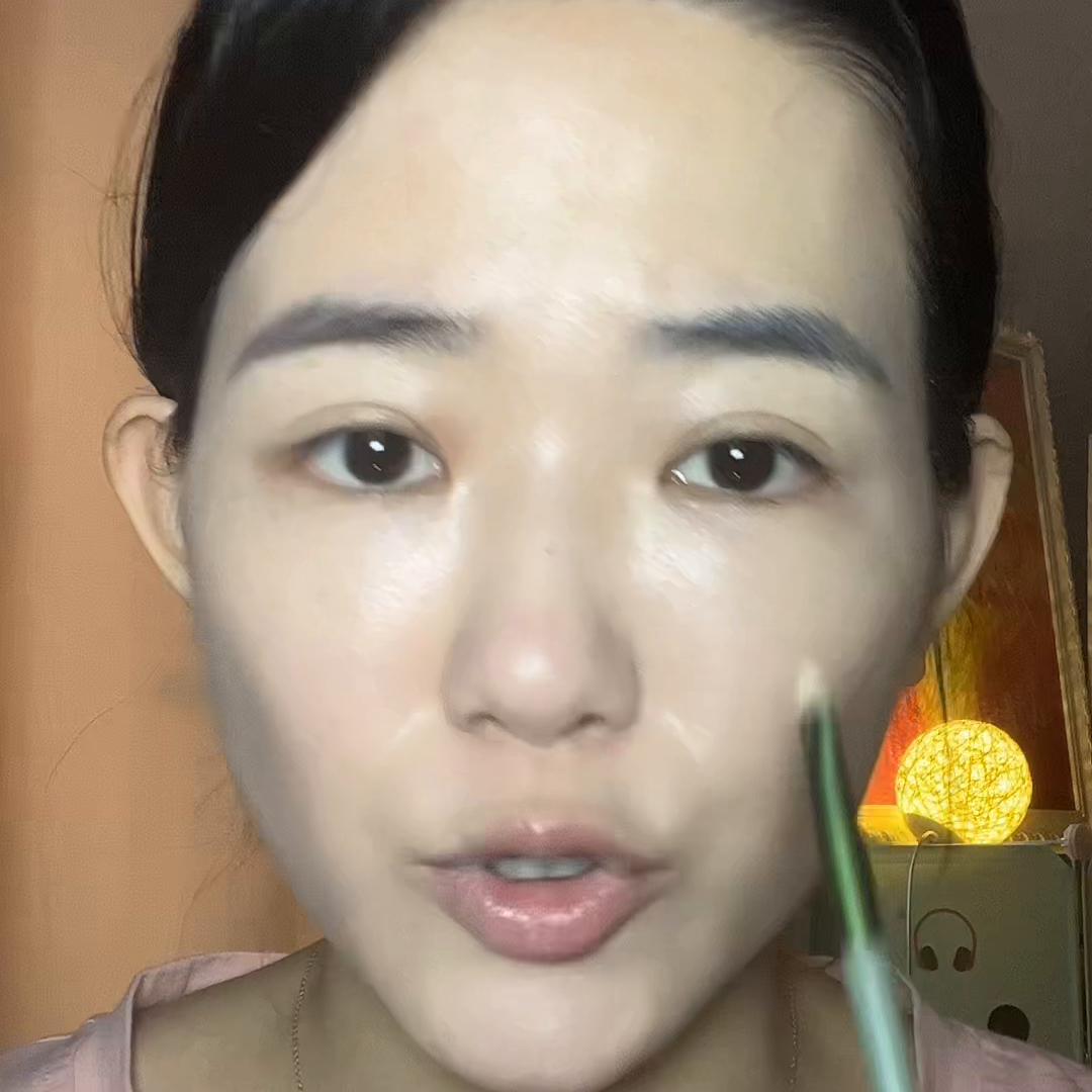 化妆新手如何使用定妆喷雾,美妆蛋教你正确用定妆喷雾