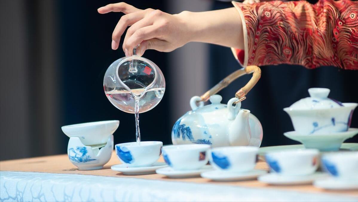 长期喝白开水和长期喝茶哪个健康,长期喝茶与长期喝白开水哪个健康