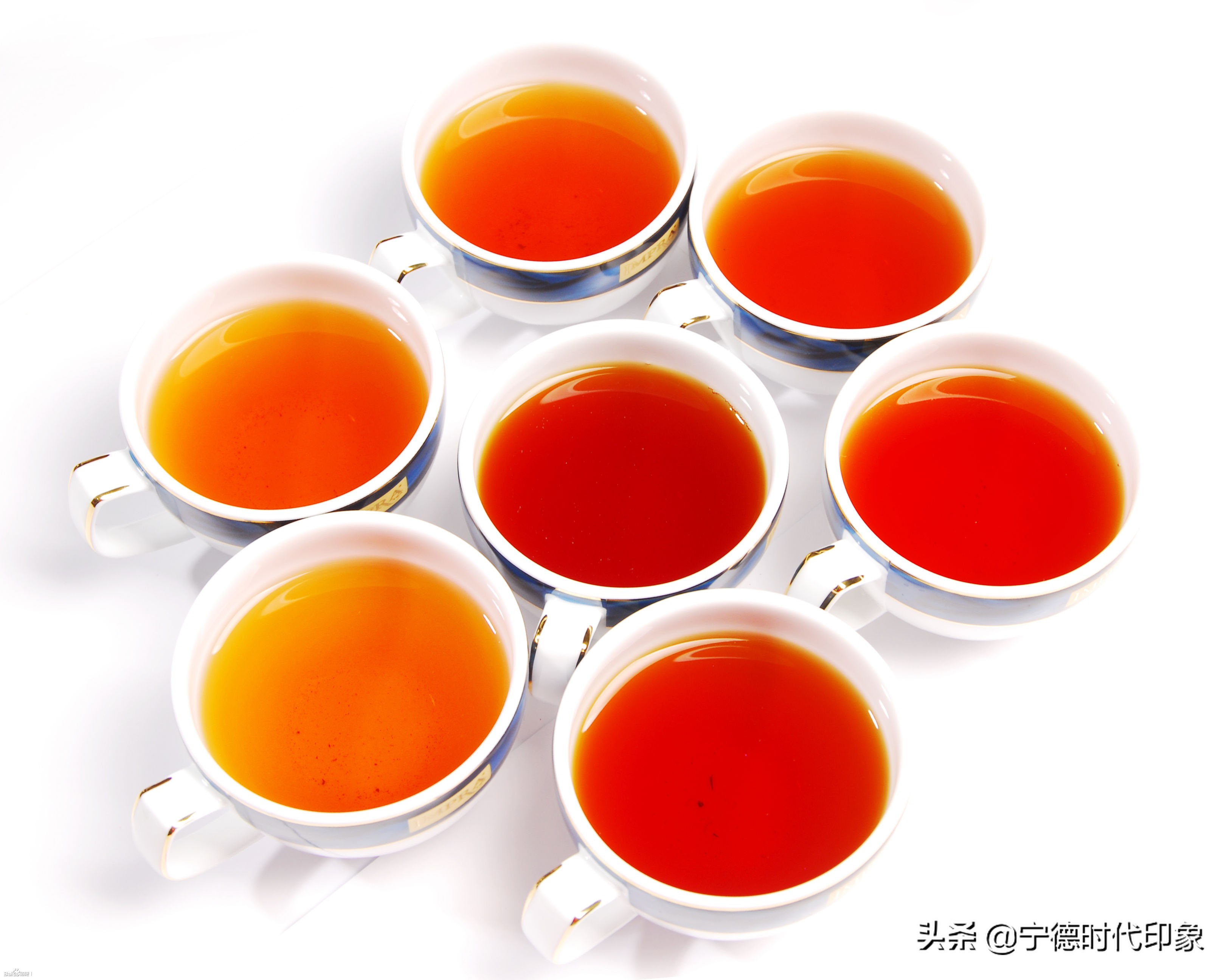 红茶和绿茶的区别饮用方法功效,红茶跟绿茶哪种茶喝了好