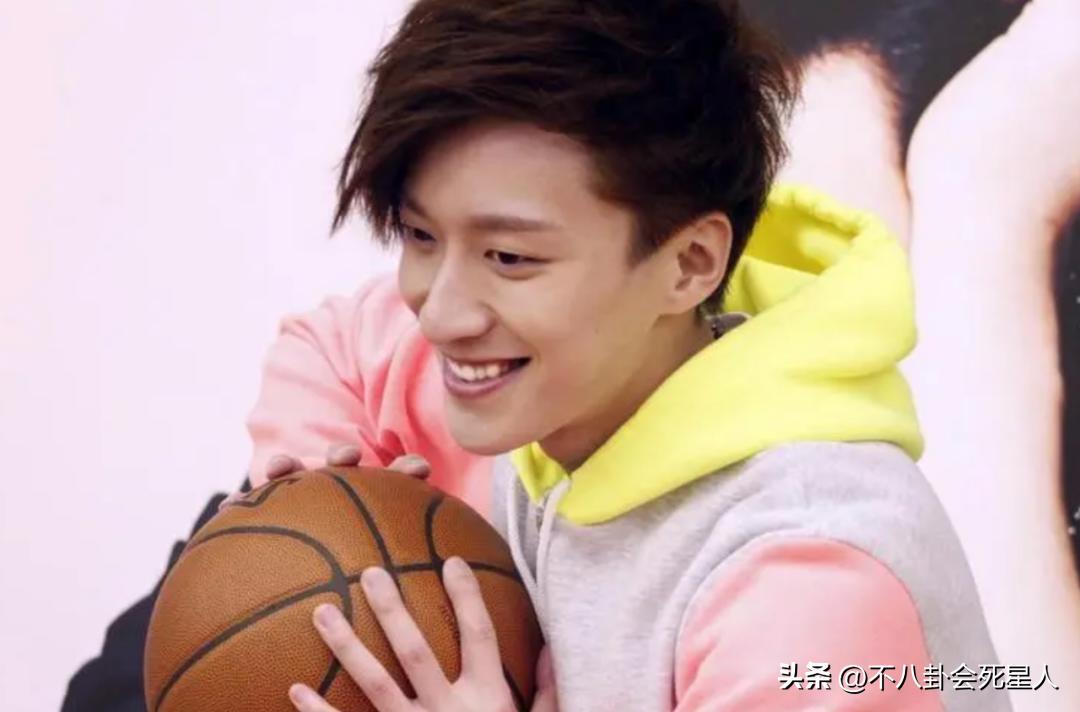 48岁李玟病情恶化,48岁李玟因抑郁症去世