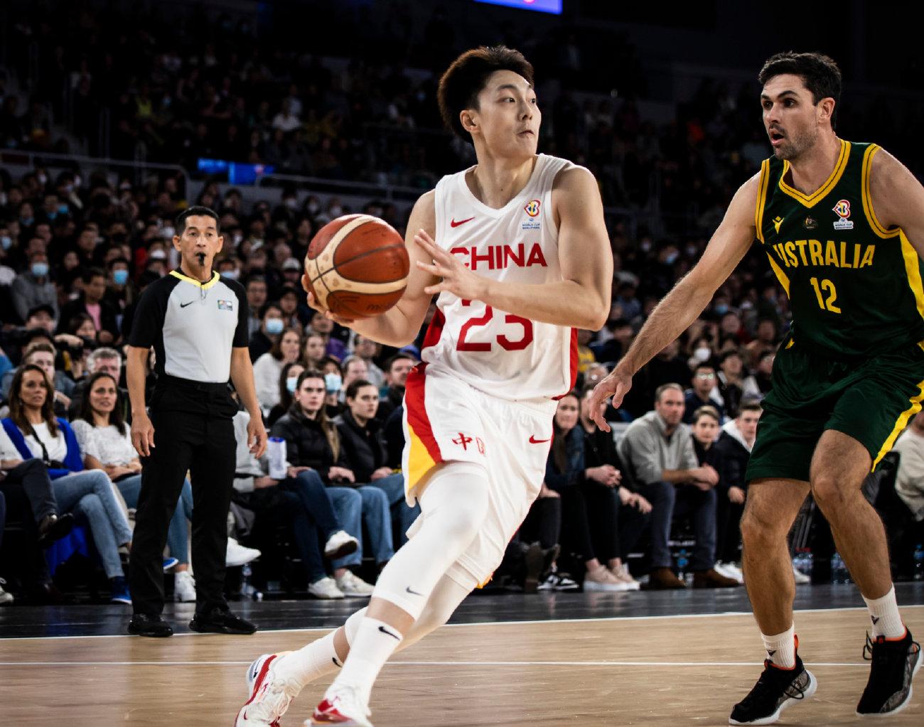 男篮国家队12人名单胡明轩,男篮12人名单公布